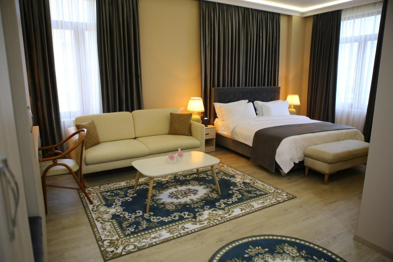 Colombo 5*